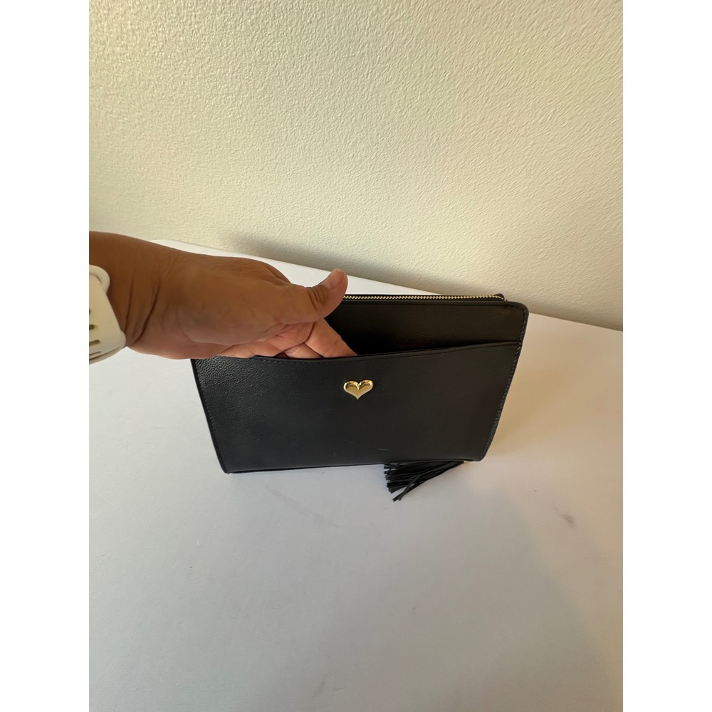 Black Pebbled Faux Leather Heart Tassel Clutch Bag Gold Hardware Hand Strap - Picture 4 of 7